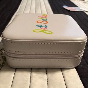 Jewelry travel box
